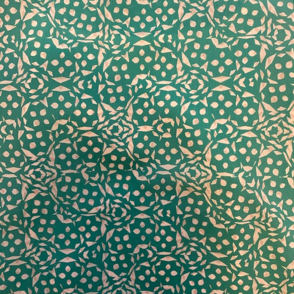 SOLD Green tunic - Picture 3 of 7